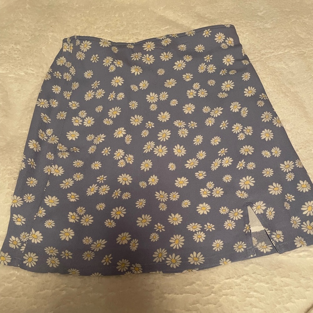 baby blue daisy skirt!